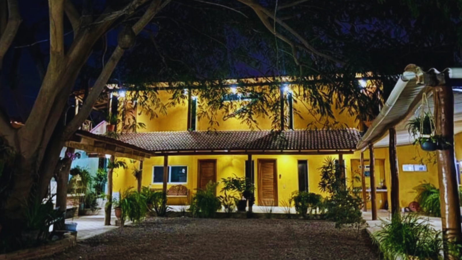 Habitaciones amuebladas con jacuzzi privado en Bungalows Casa Vanella La Fortuna