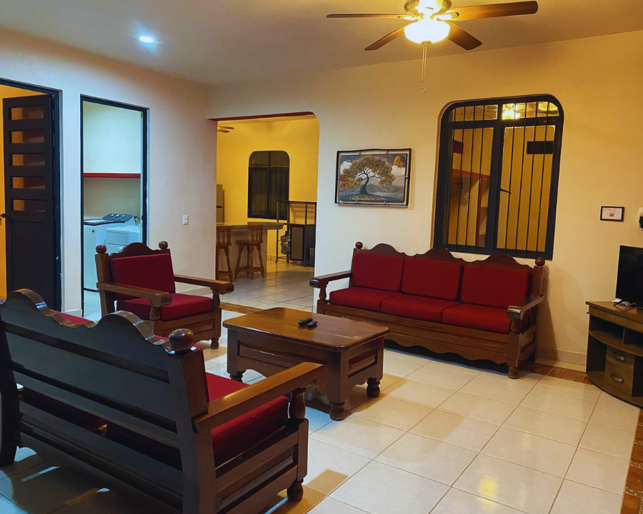 Sala equipada con aire acondicionado y TV con SKY