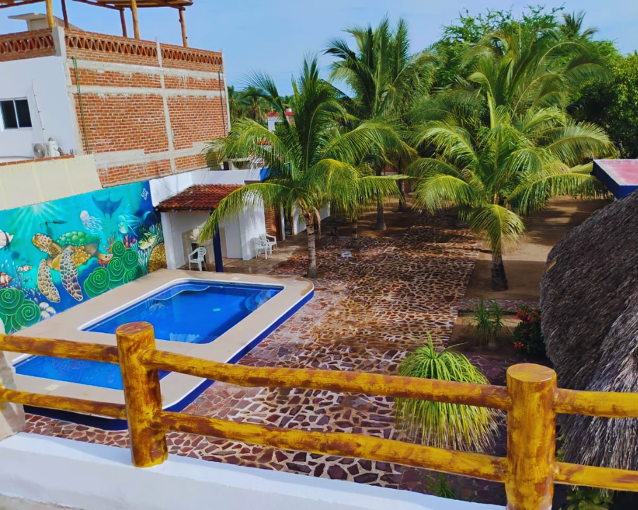 Alberca Privada y Palapa