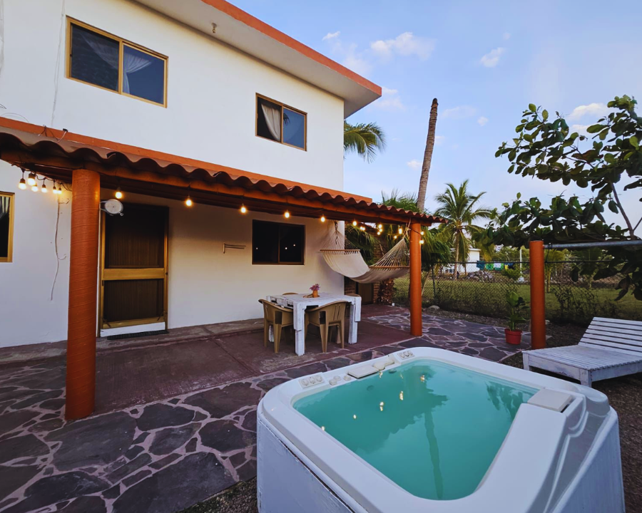 Área de jacuzzi exterior exclusivo en Casita Equino