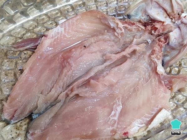 Pescado abierto estilo mariposa