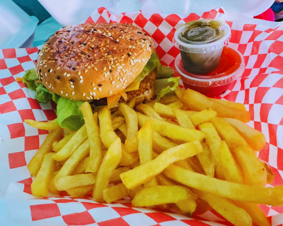 Hamburguesa con papas a la francesa