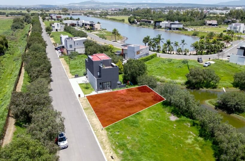 Vista Principal desde el terreno